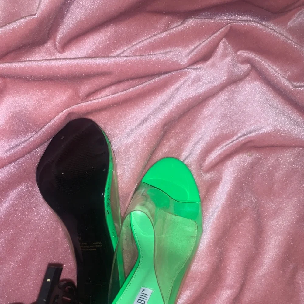 Money sign heels sz 7 cape robbin - Picture 3 of 5